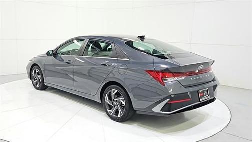 Gray Pearl 2025 Hyundai ELANTRA SEL Convenience