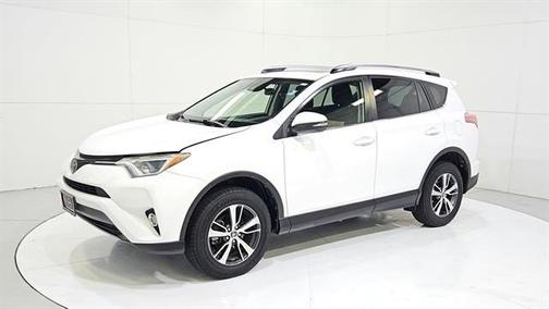 Super White 2017 Toyota RAV4 XLE