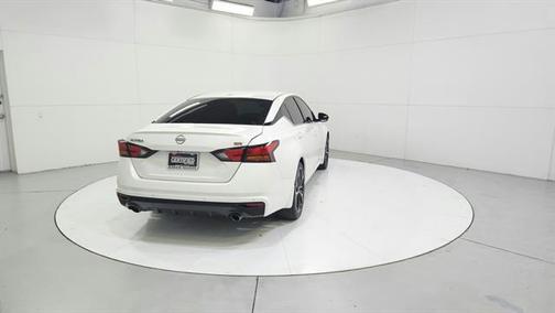 White 2025 Nissan Altima SR