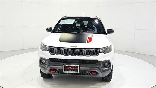 Bright White Clearcoat 2025 Jeep Compass Trailhawk