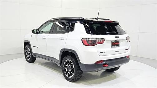 Bright White Clearcoat 2025 Jeep Compass Trailhawk