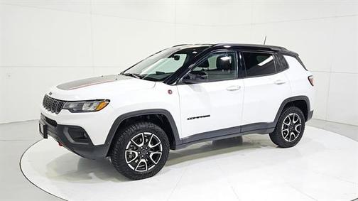 Bright White Clearcoat 2025 Jeep Compass Trailhawk