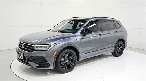 Platinum Gray Metallic 2023 Volkswagen Tiguan 2.0T SE R-Line Black