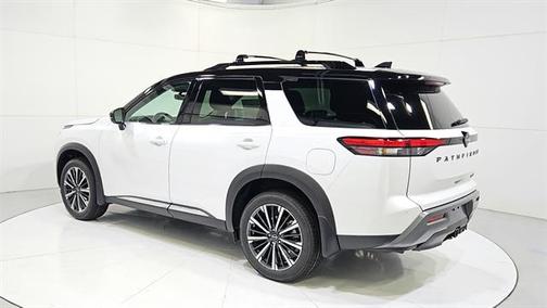 White / Black 2026 Nissan Pathfinder Platinum