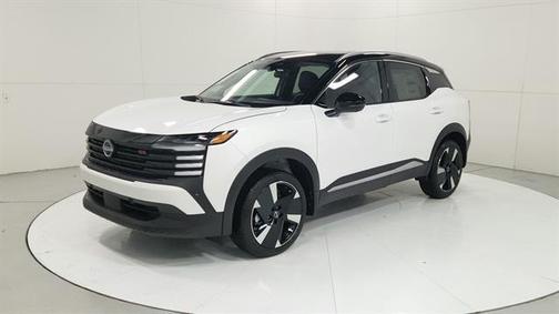 2t Wht Blk Roof 2026 Nissan Kicks SR