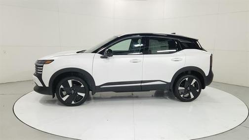 2t Wht Blk Roof 2026 Nissan Kicks SR