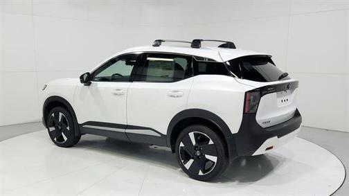 Aspen White Tri 2026 Nissan Kicks SR