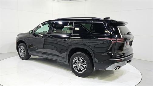 Mosaic Black Metallic 2025 Chevrolet Traverse LT