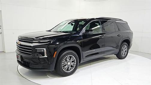 Mosaic Black Metallic 2025 Chevrolet Traverse LT