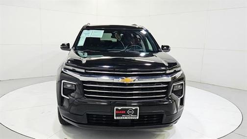 Mosaic Black Metallic 2025 Chevrolet Traverse LT