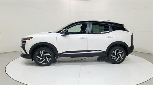 2t Wht Blk Roof 2026 Nissan Kicks SV