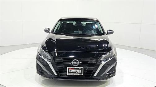 Super Black 2025 Nissan Altima SV