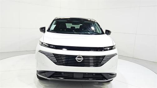 White / Black 2026 Nissan Murano Platinum