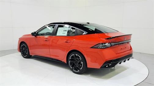 2t Emb Blk Roof 2026 Nissan Sentra SR
