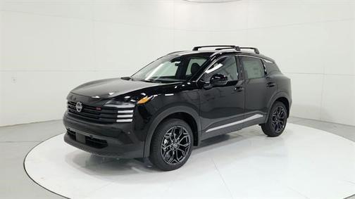 Super Black 2025 Nissan Kicks SR