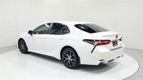 Super White 2022 Toyota Camry SE Nightshade