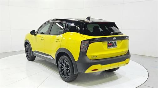 2t Ylw Blk Roof 2026 Nissan Kicks SR