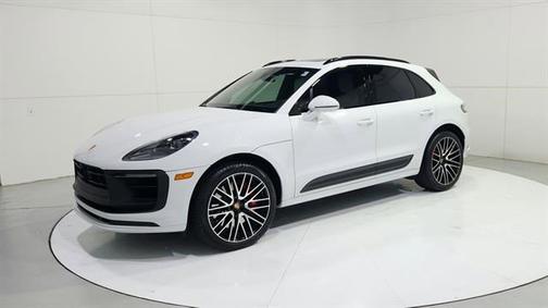Carrara White Metallic 2023 Porsche Macan GTS