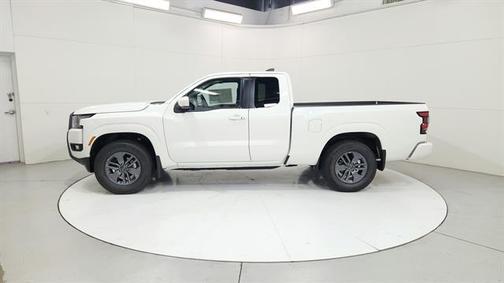 Glacier White 2025 Nissan Frontier SV