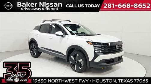 Aspen White Tri 2025 Nissan Kicks SR