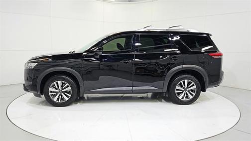 Black 2024 Nissan Pathfinder SL