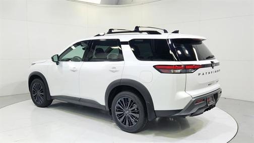 Everest White P 2026 Nissan Pathfinder SL