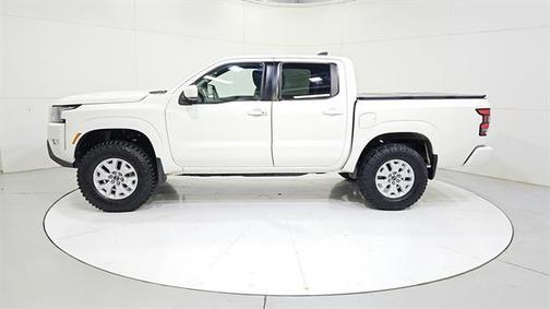 Glacier White 2022 Nissan Frontier SV