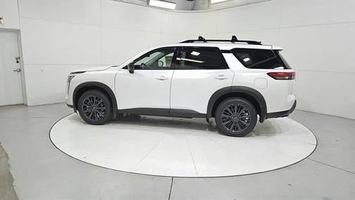 Everest White P 2026 Nissan Pathfinder SL