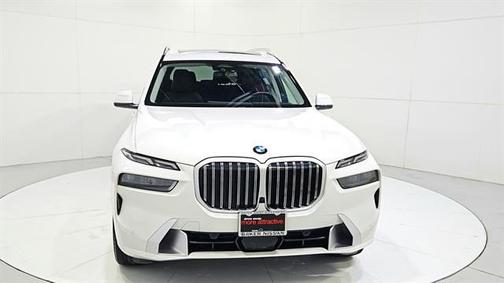 Alpine White 2026 BMW X7 xDrive40i