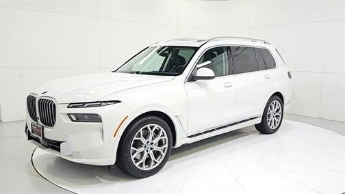 Alpine White 2026 BMW X7 xDrive40i