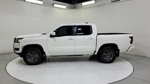 Glacier White 2026 Nissan Frontier SV