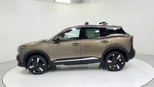Canyon Bronze M 2026 Nissan Kicks SR
