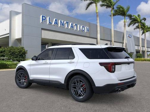 2025 Ford Explorer ST RWD