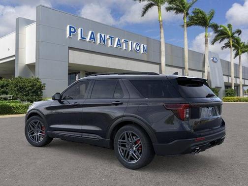 2025 Ford Explorer ST 4WD