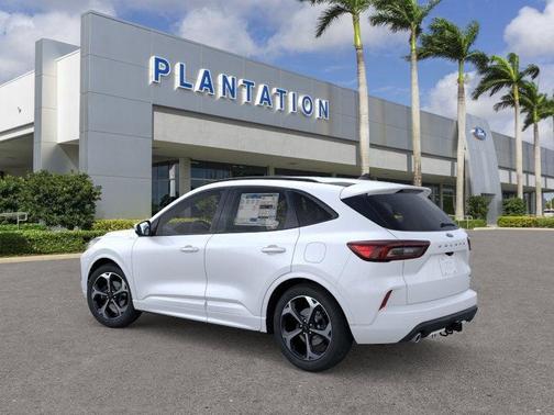 2025 Ford Escape ST-Line Elite