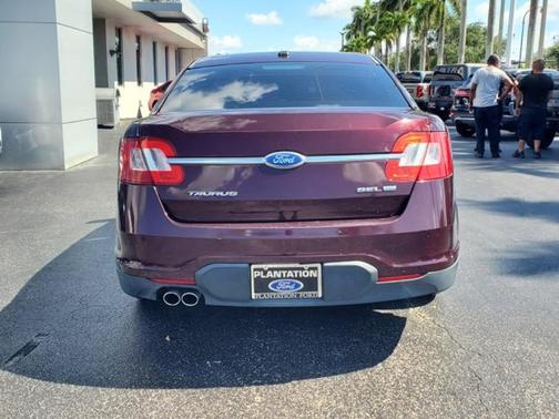 2011 Ford Taurus SEL