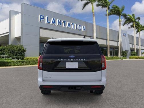 2026 Ford Expedition Active