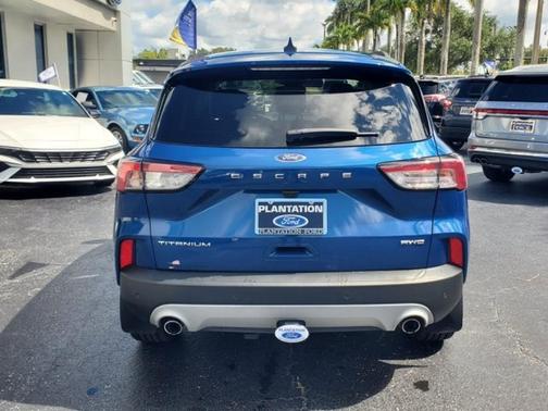 2022 Ford Escape Titanium