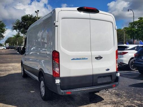 2023 Ford E-Transit Base