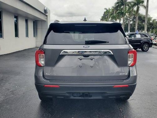 CARBONIZED GRAY METALLIC 2022 Ford Explorer XLT