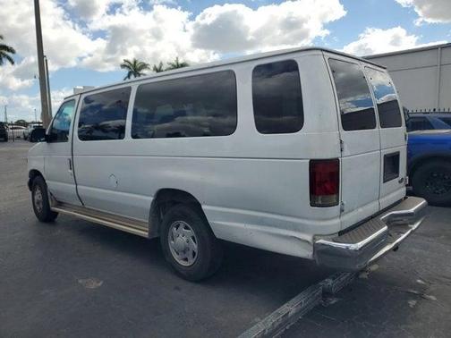 2002 Ford E350 Super Duty XL