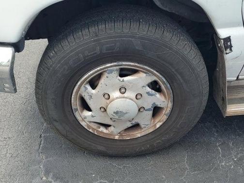 2002 Ford E350 Super Duty XL