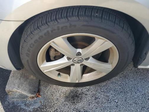 2013 Volkswagen Passat 2.5 SE