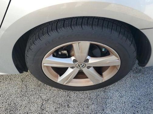 2013 Volkswagen Passat 2.5 SE