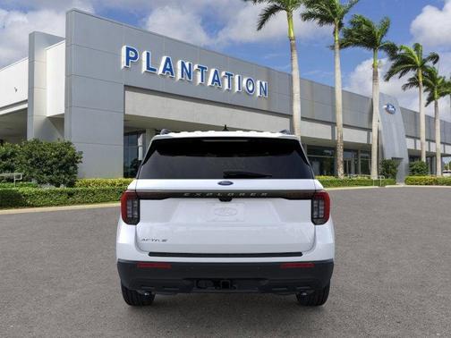 2025 Ford Explorer Active RWD