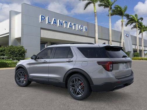 2025 Ford Explorer ST-Line RWD