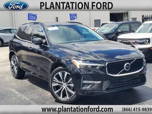 Onyx Black Metallic 2022 Volvo XC60 B5 MOMENTUM