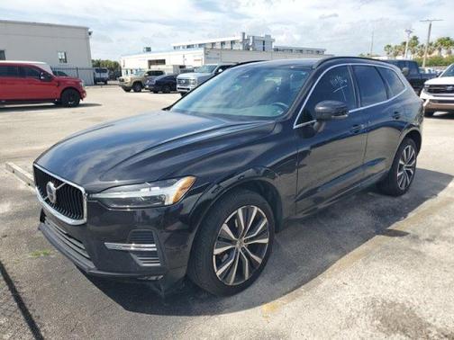 Onyx Black Metallic 2022 Volvo XC60 B5 MOMENTUM