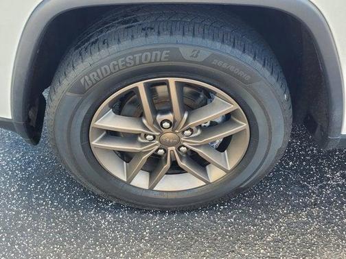 2016 Jeep Grand Cherokee Laredo