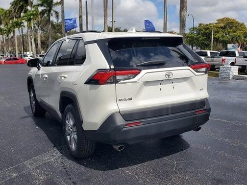 2021 Toyota RAV4 XLE Premium